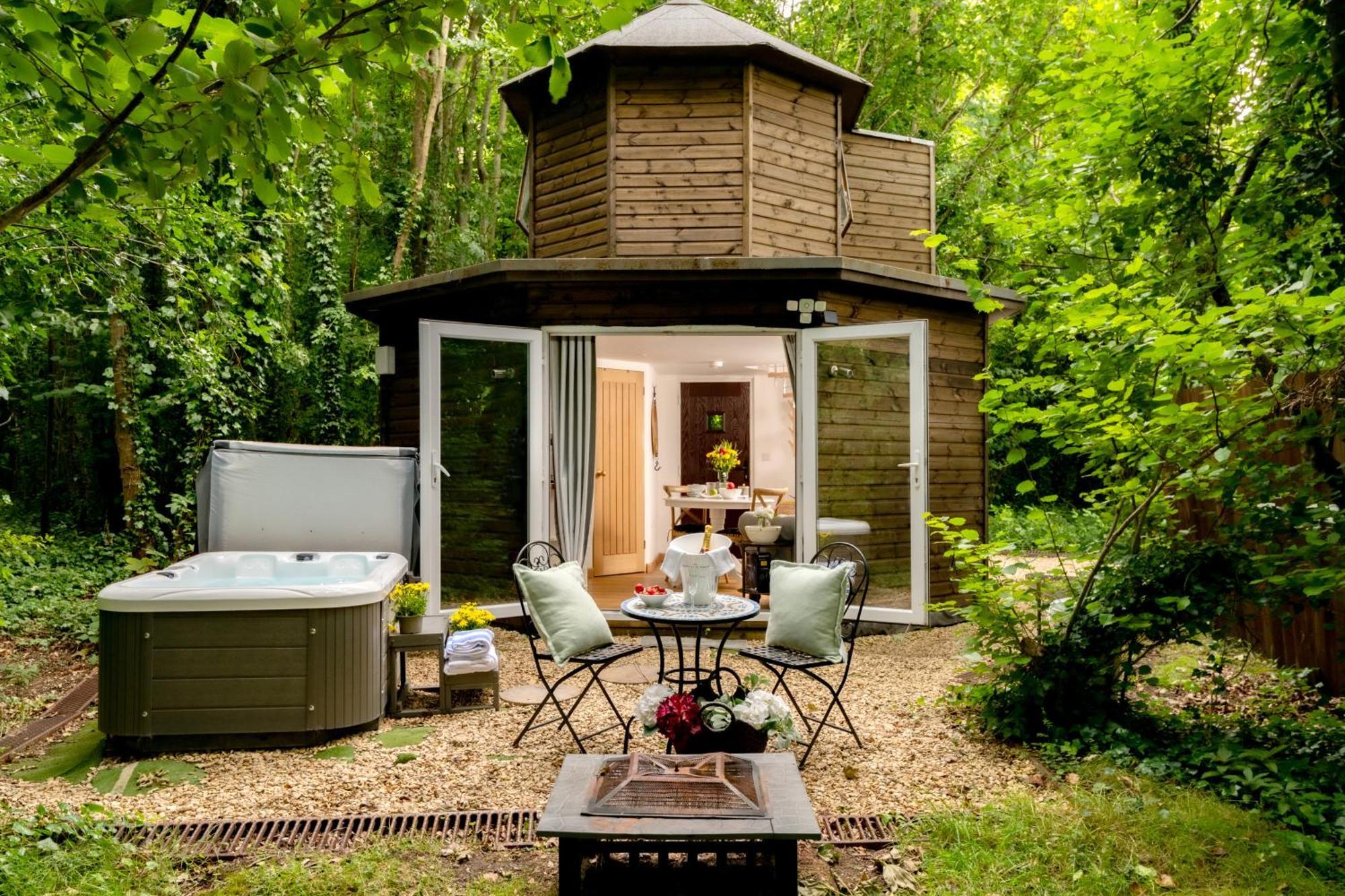 Honeycombe - Treehouse In The Heart Of Dorset Villa แบลนด์ฟอร์ดฟอรัม ภายนอก รูปภาพ